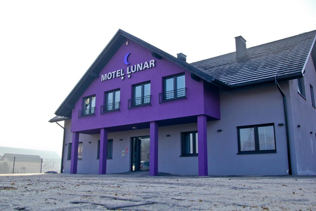 Motel Lunar 오시비엥침 외부 사진